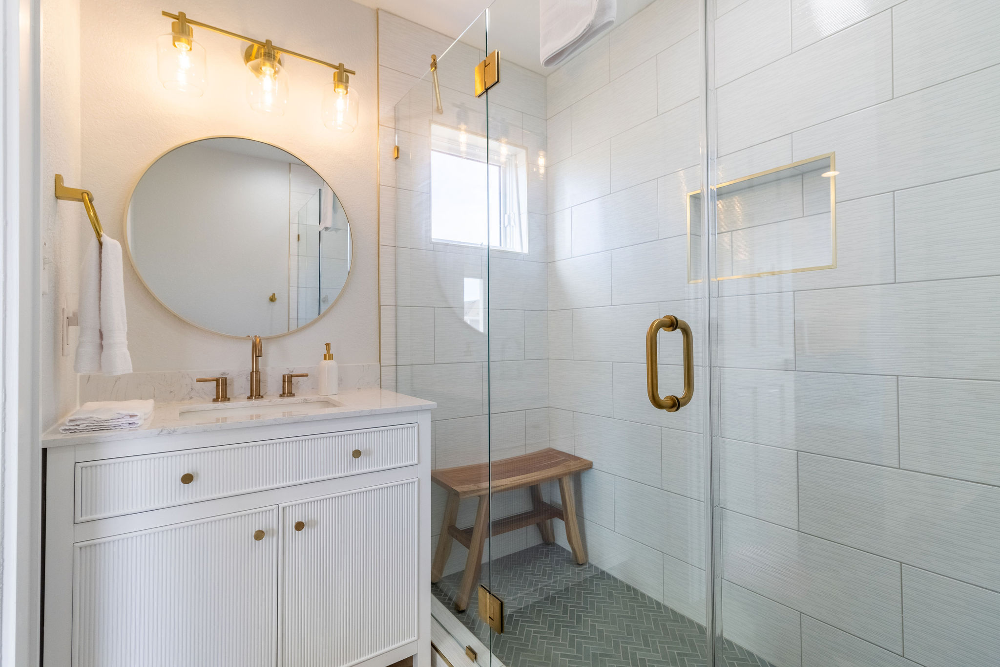 Beautifully tiled, walk-in master bath