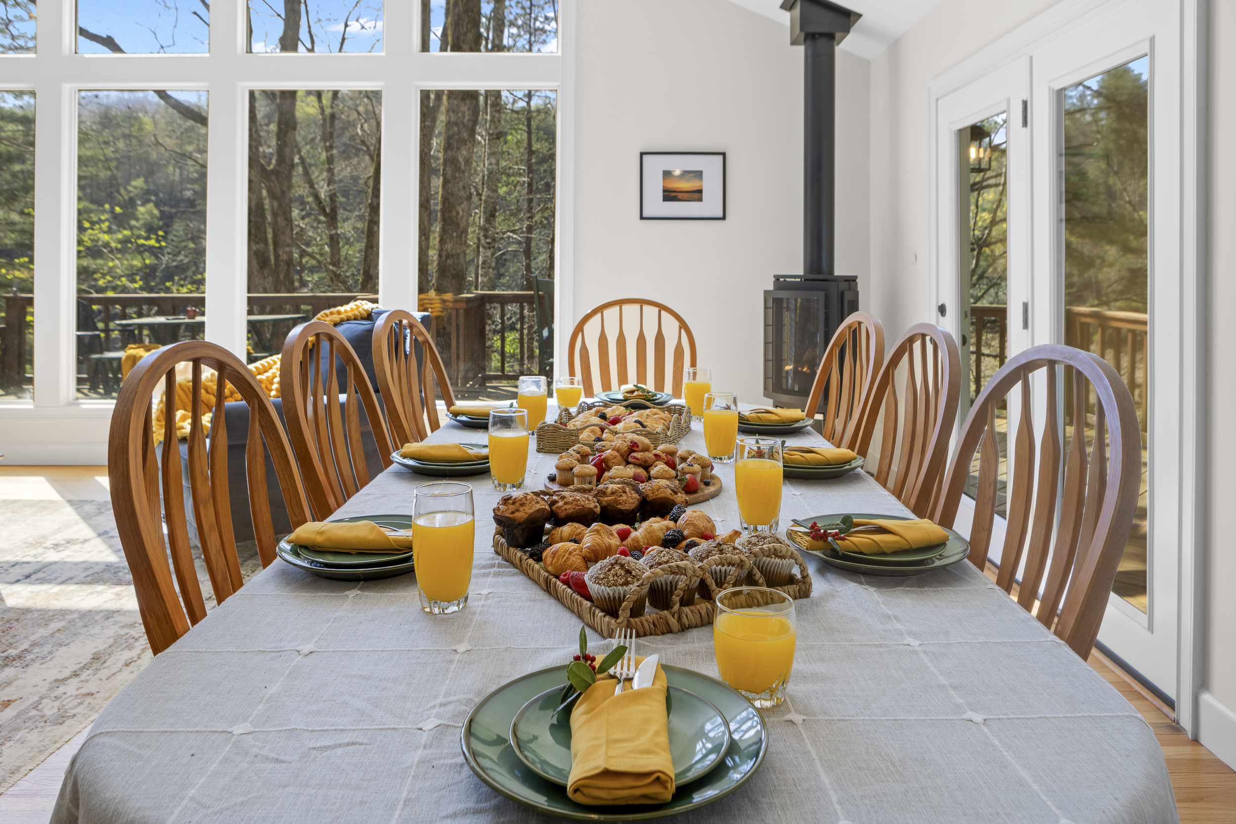 Dining Area: Gather around for delightful meals and stunning views, where memories are made!