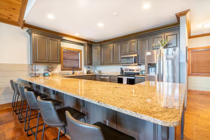Kitchen counter seating for 6