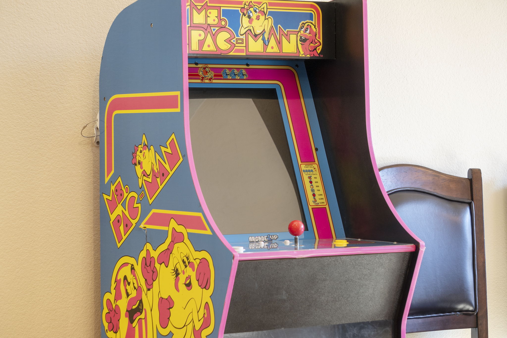 2 standup arcade games with a Nintendo 64 and Super Nintendo