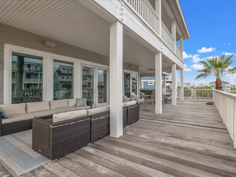 82f5c89a94594c59ae1f29f4b04c802d | Beachhouse | Texas | TX | Vacation Homes | Galveston | Crystal Beach | Kokomo | Breezy Days | Beachfront Elegance | Sunrise Serenity | Southern Sands Property Management, LLC