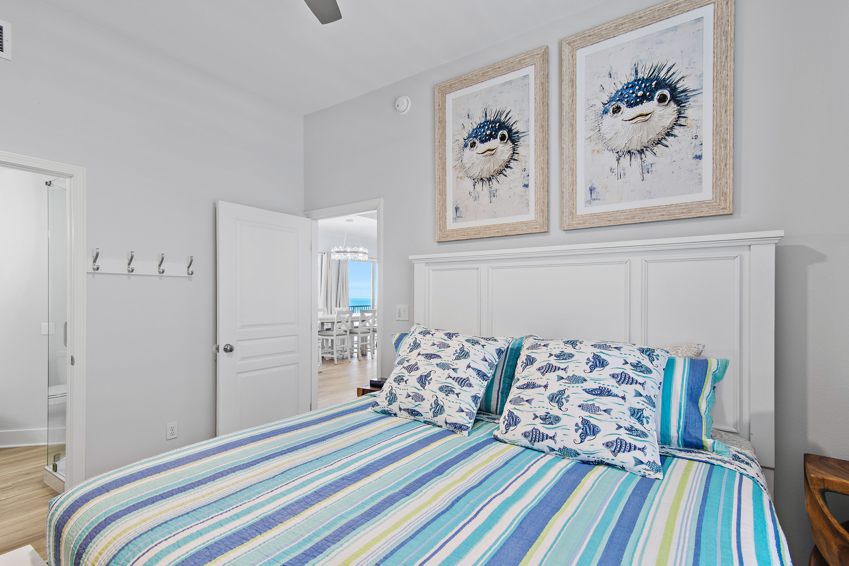 King bunk suite with wall‑mounted Smart TV