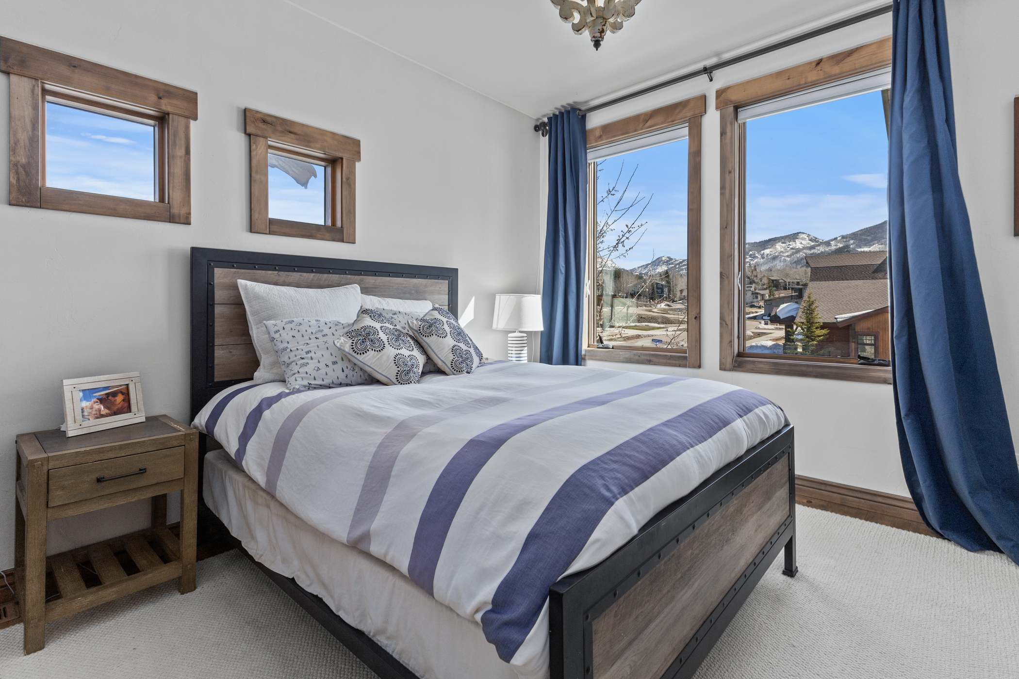 Upper Level Queen Bedroom 3