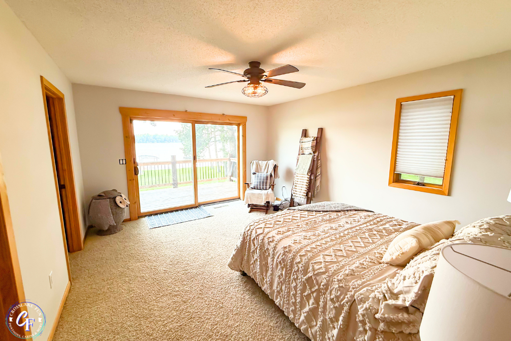 Main Level Bedroom (Master) with queen bed