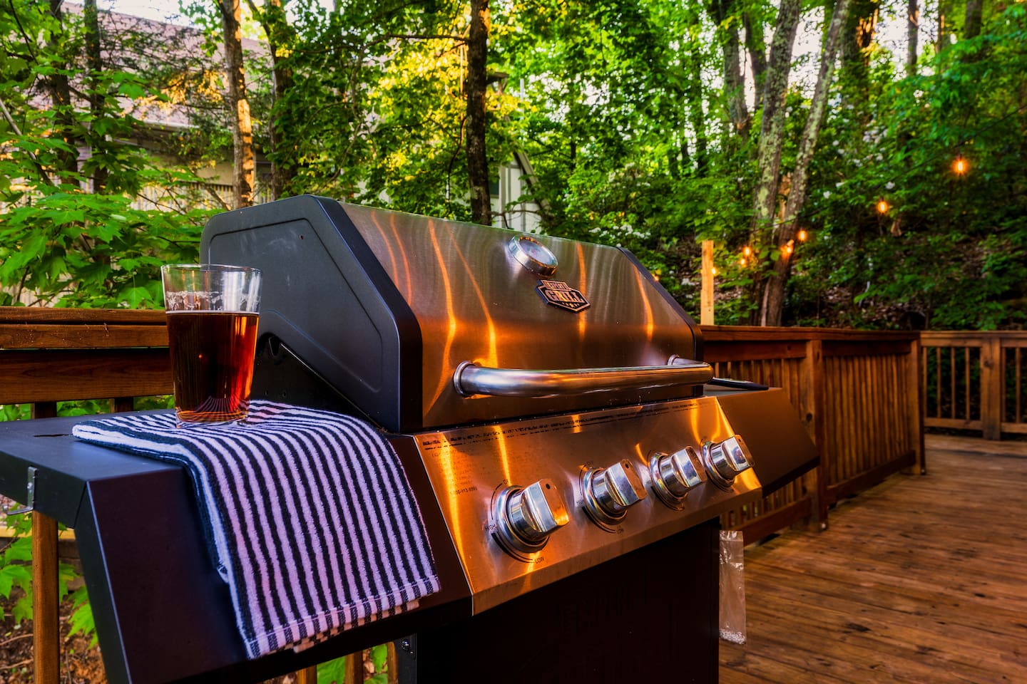 Get your grill on! Gas grill is conveniently off the kitchen on the main deck.