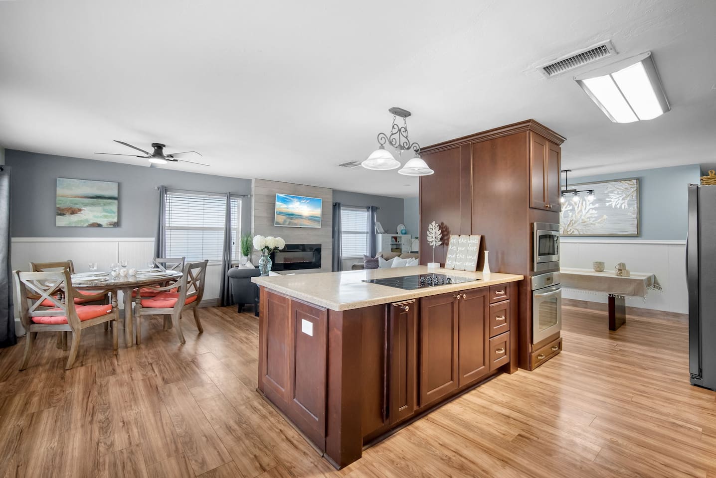 Kitchen island 