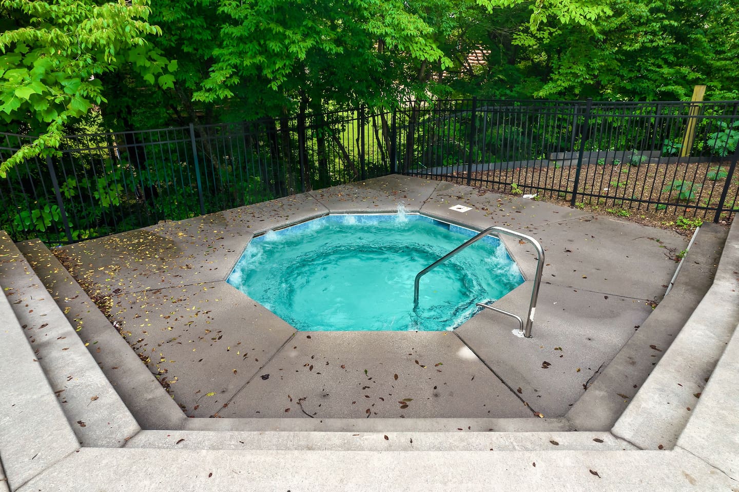 Private Resort Hot Tub, for resort guests only. Open seasonally (typically May-Sept)