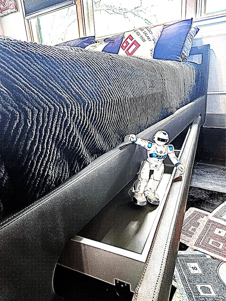 Howie SHOG's team performed quality assurance on storage for your comfort including the sliding storage under the bed. 