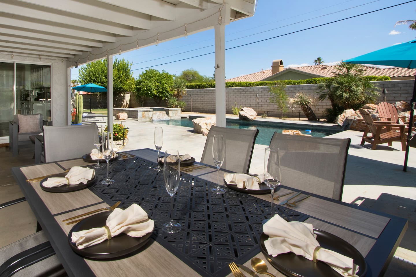 Outdoor dining area near the pool