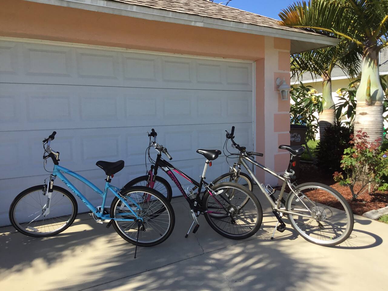 Bicycles  for your use, to enjoy the southwest Cape Coral neighborhood. 