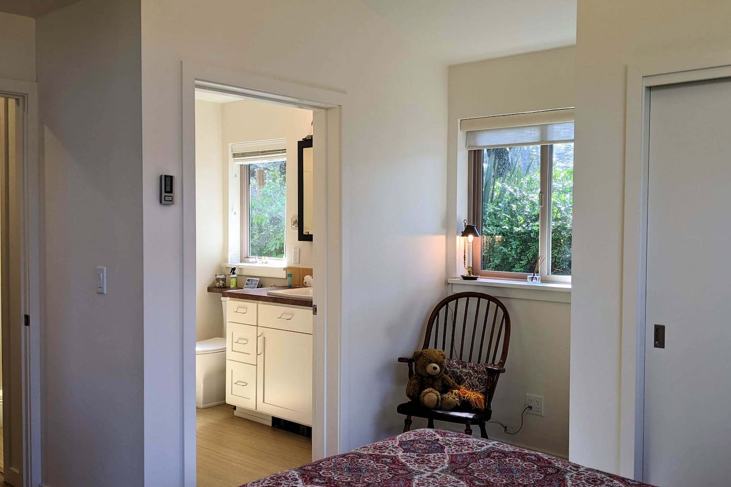 door from primary to bathroom