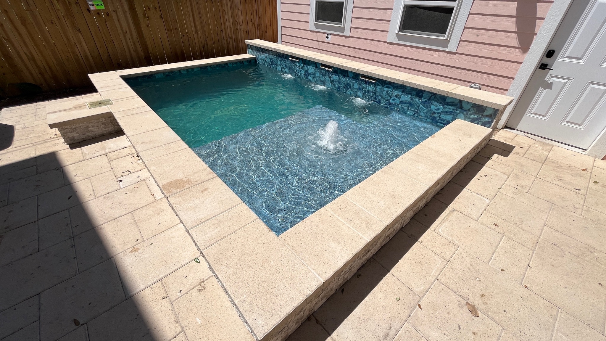 Private pool with tanning ledge!