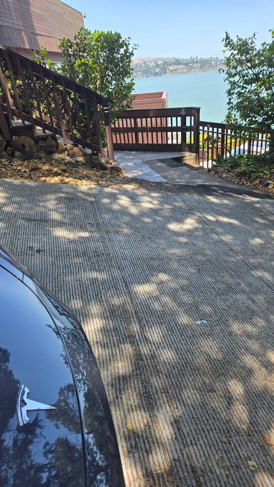 Accessible From Street (no steps)