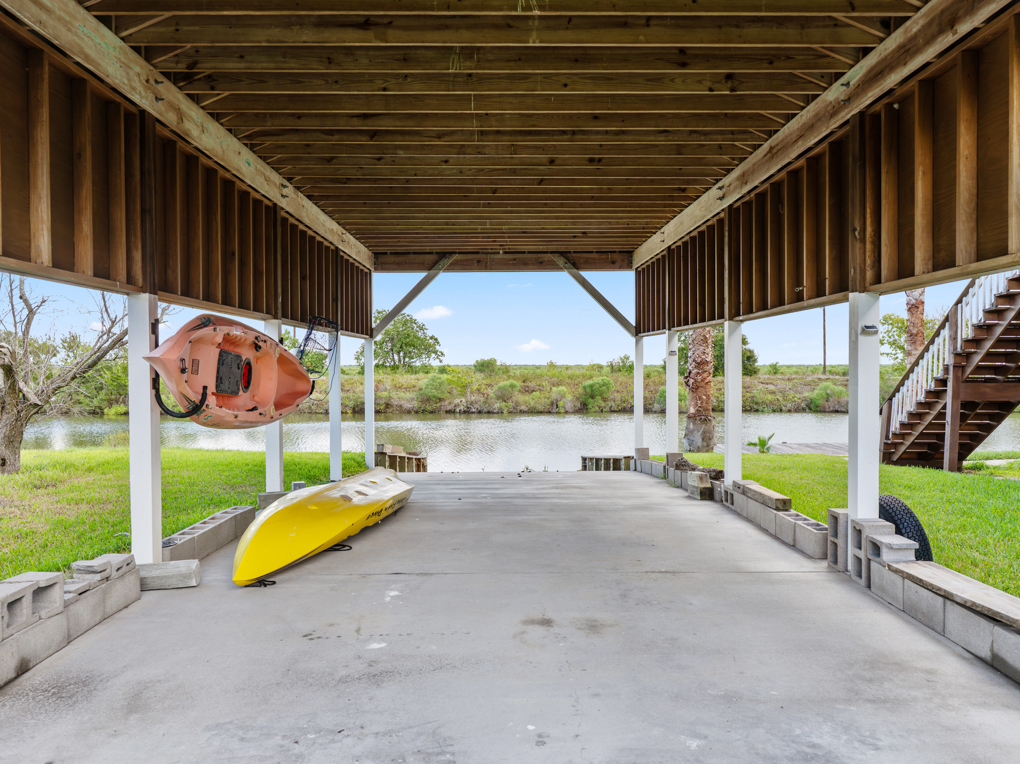 Boat ramp, kayaks and boat storage - available for guest use.