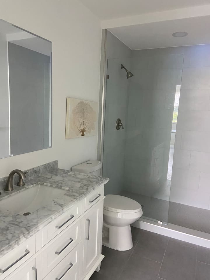 Second bathroom 