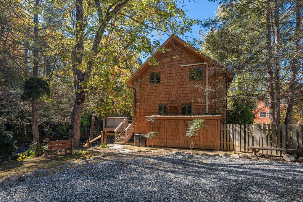 Pull in to the side of the house with parking for two vehicles. You may choose not to get in your car again until it is time to leave