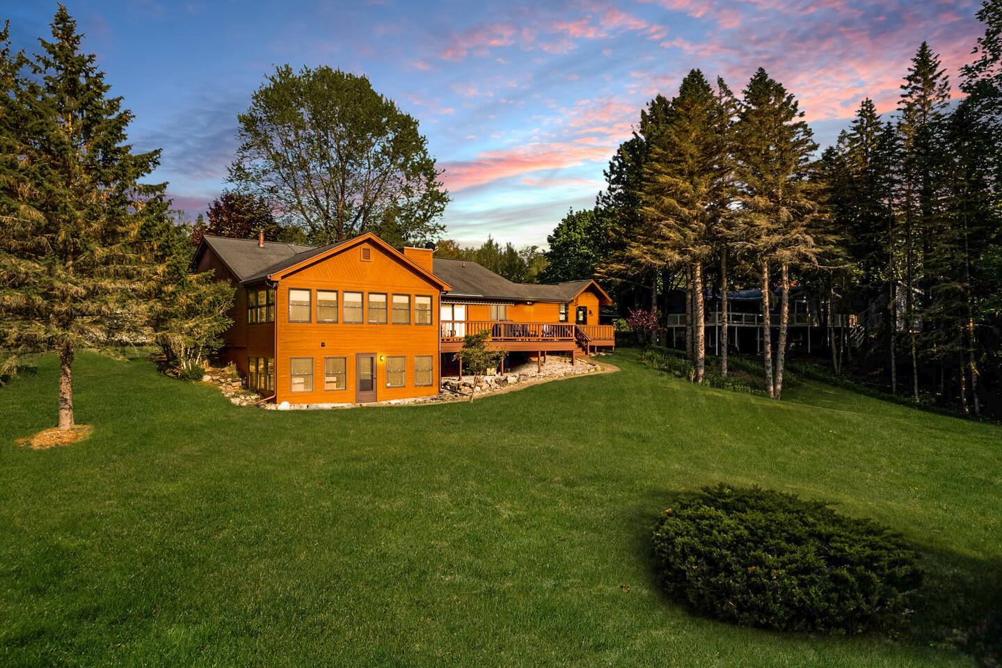 Relax in the rolling hills Up North, savor stunning sunsets with loved ones on the deck, or stay up late to marvel at the Northern Lights!