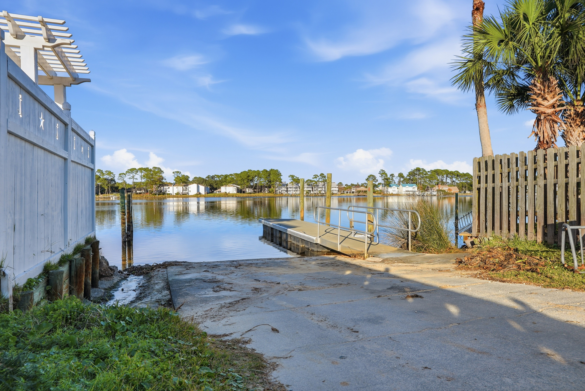 Dolphin Street Boat Ramp 0.4 miles away