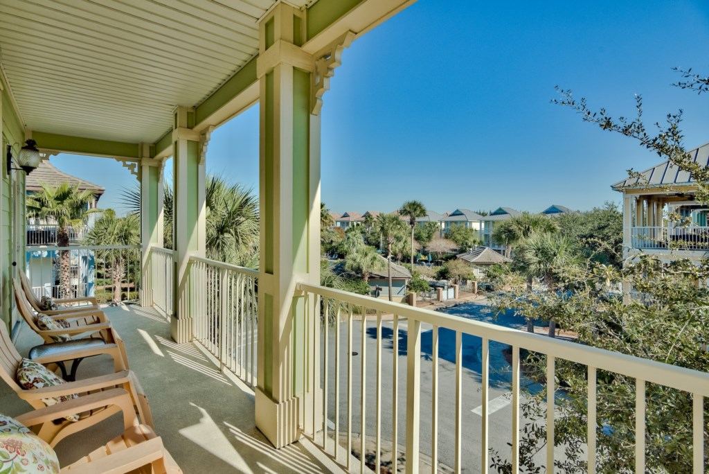 Large private balcony, ideal for relaxation and enjoying the view