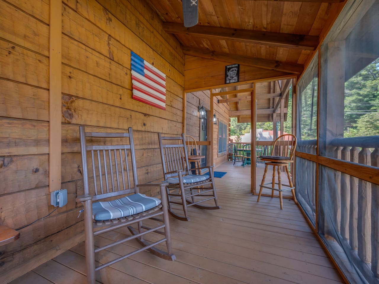 Front porch screened area for relaxing 