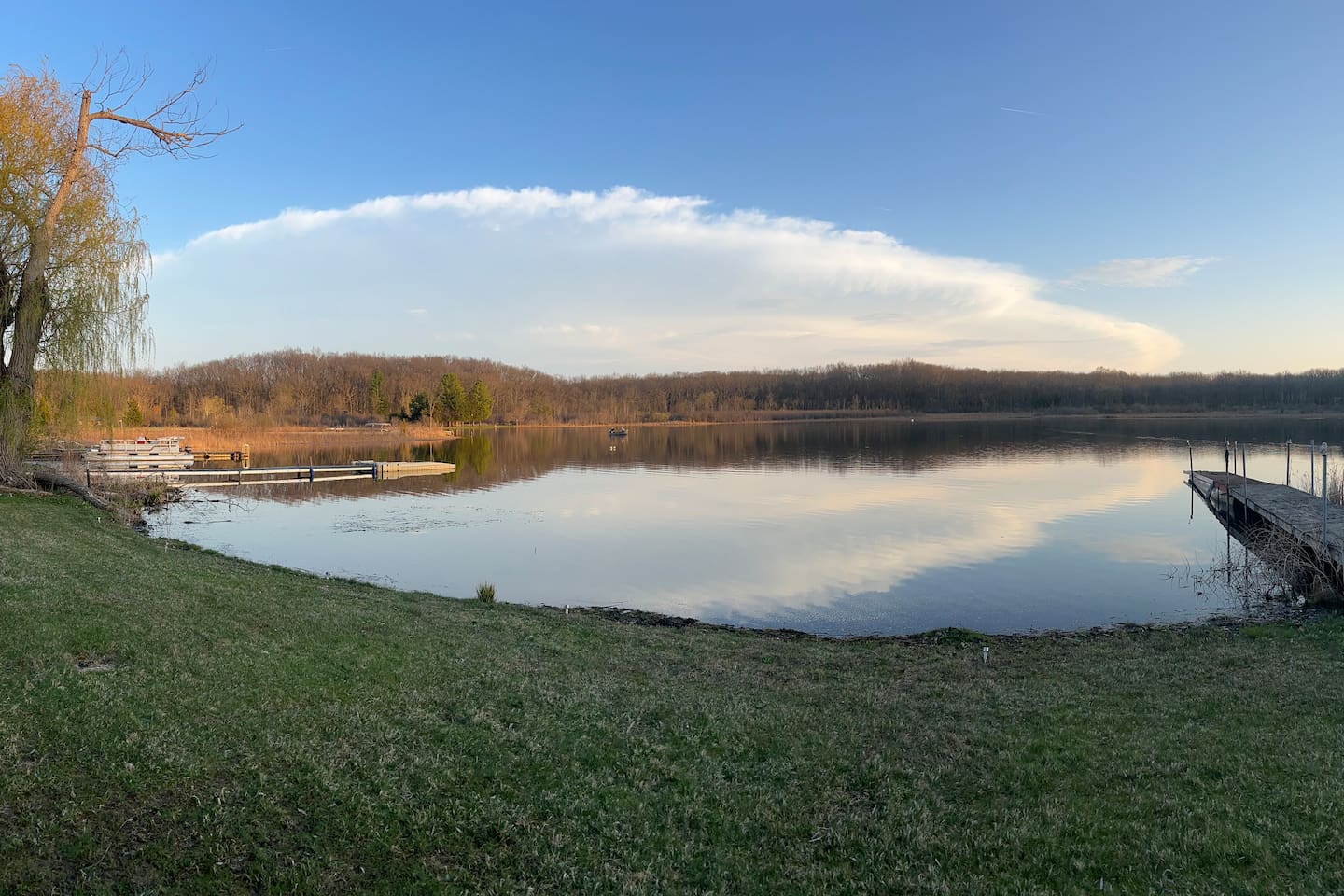 Different view of lake 