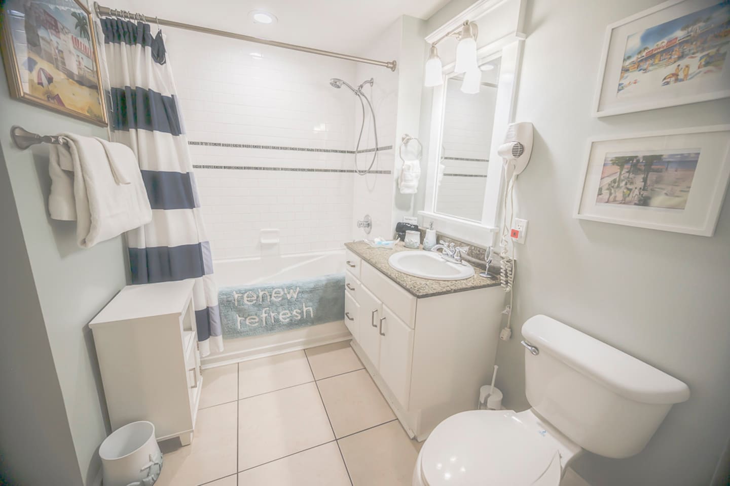 Second bath has shower/tub combination