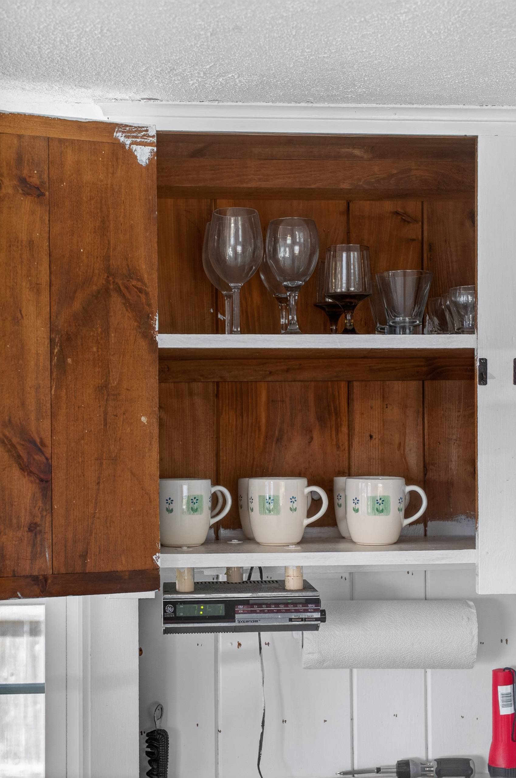We have available dishes, cups, glasses and silverwares for you to use!