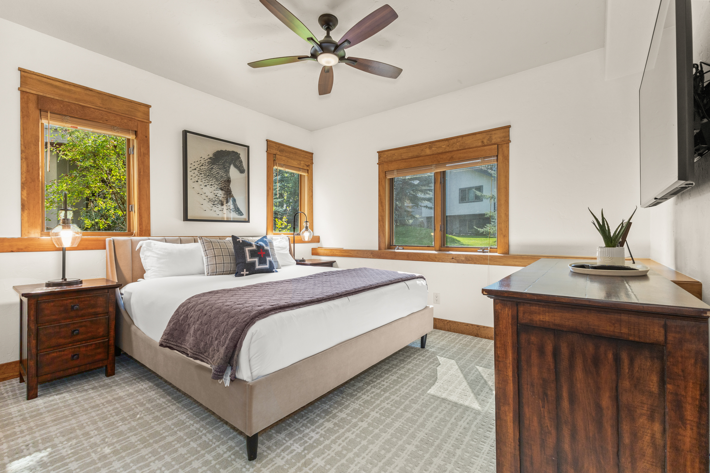 Bedroom #2 | King Bed