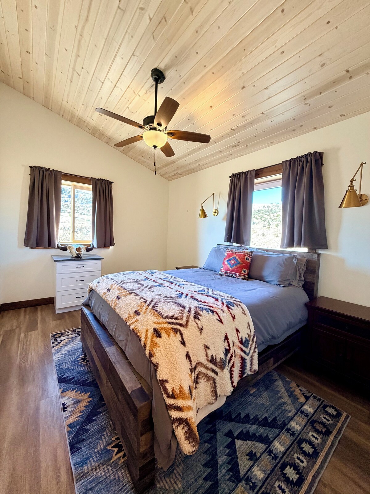 The Master Bedroom with queen size bed also has it's own bathroom.