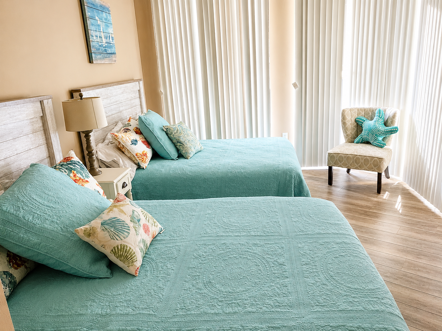 twin guest room
