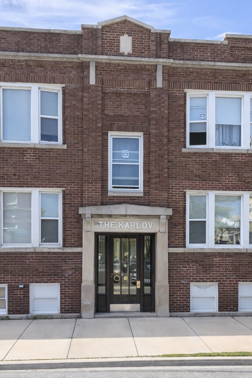Welcome to The Karlov Inn— a classic Chicago brick building with secure entry and easy self check-in, your home base for exploring the city.
