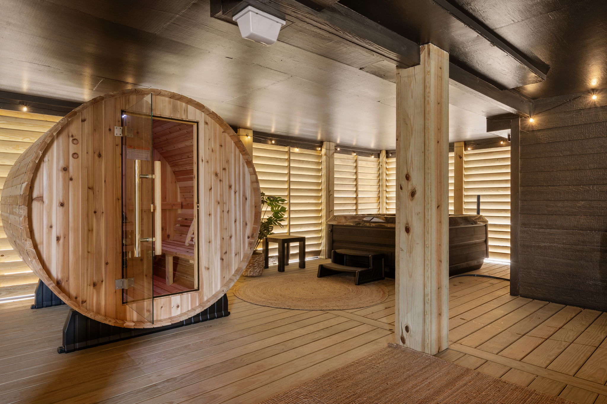 Sauna & Hot Tub