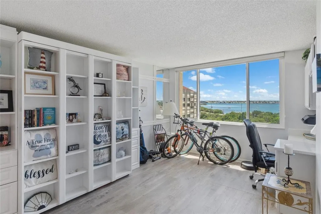 The master bedroom serves as a peaceful retreat with comfortable bedding and a calming bay area atmosphere—perfect for unwinding after a day at the beach or exploring Isla del Sol.