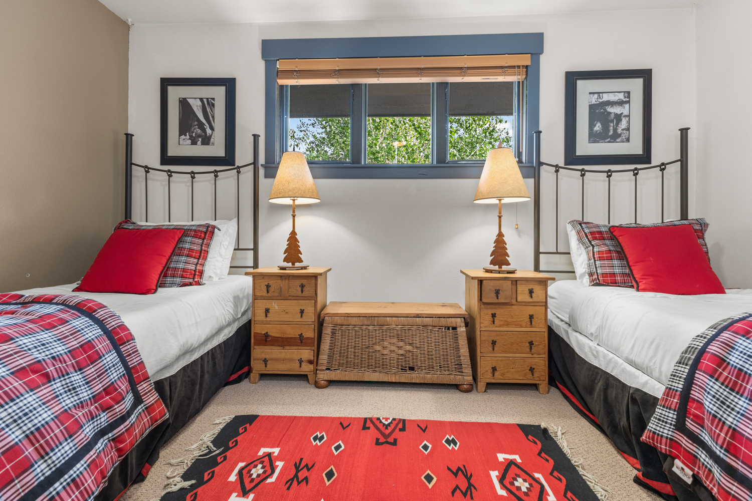 Two Single Beds #4 | 4th Level