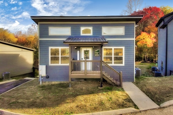 Pull up to your home away from home the mountain air greets you, and the warm glow through the windows invites you in. Step inside and feel the stress of everyday life melt away as you settle into your private getaway.