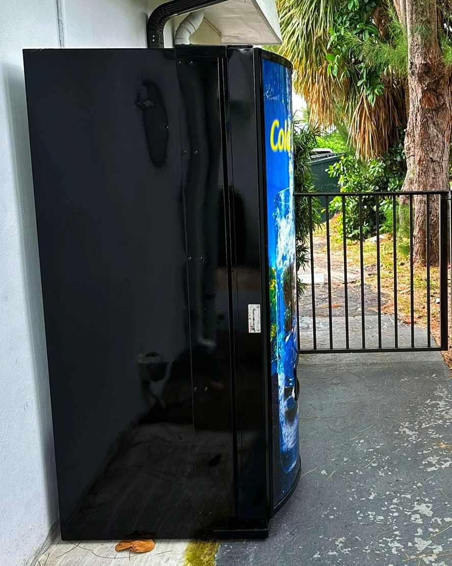 Our Pier Walk drink machine, located in the north east alley of the property. Grab some cold drinks on your way to the beach. Cash or use pay range mobile pay.