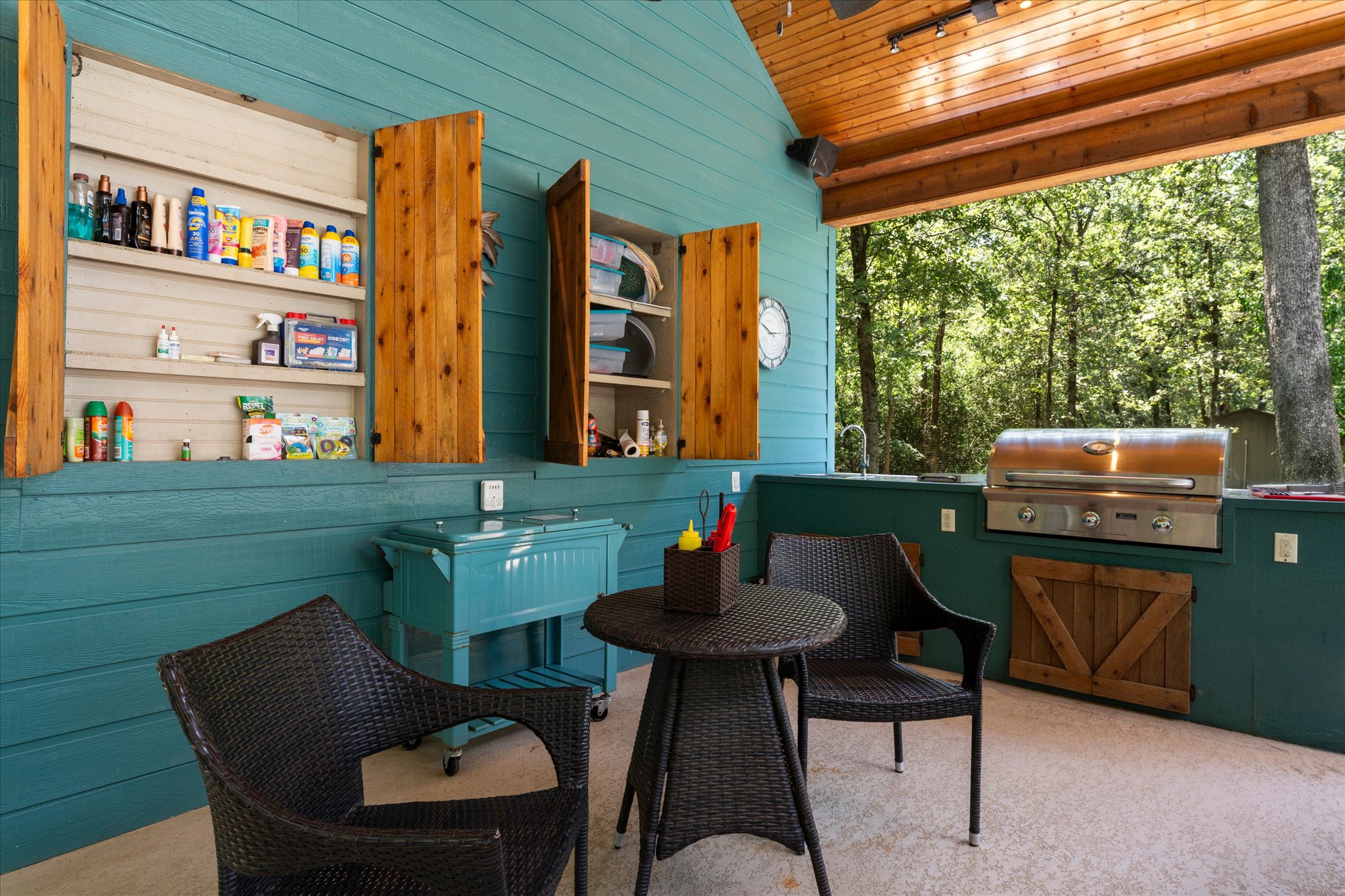 The outdoor kitchen, set poolside, features a massive BBQ grill and side burner, perfect for cooking while staying connected with friends and family. It is kept fully stocked with spices, cookware, cutlery, and more!