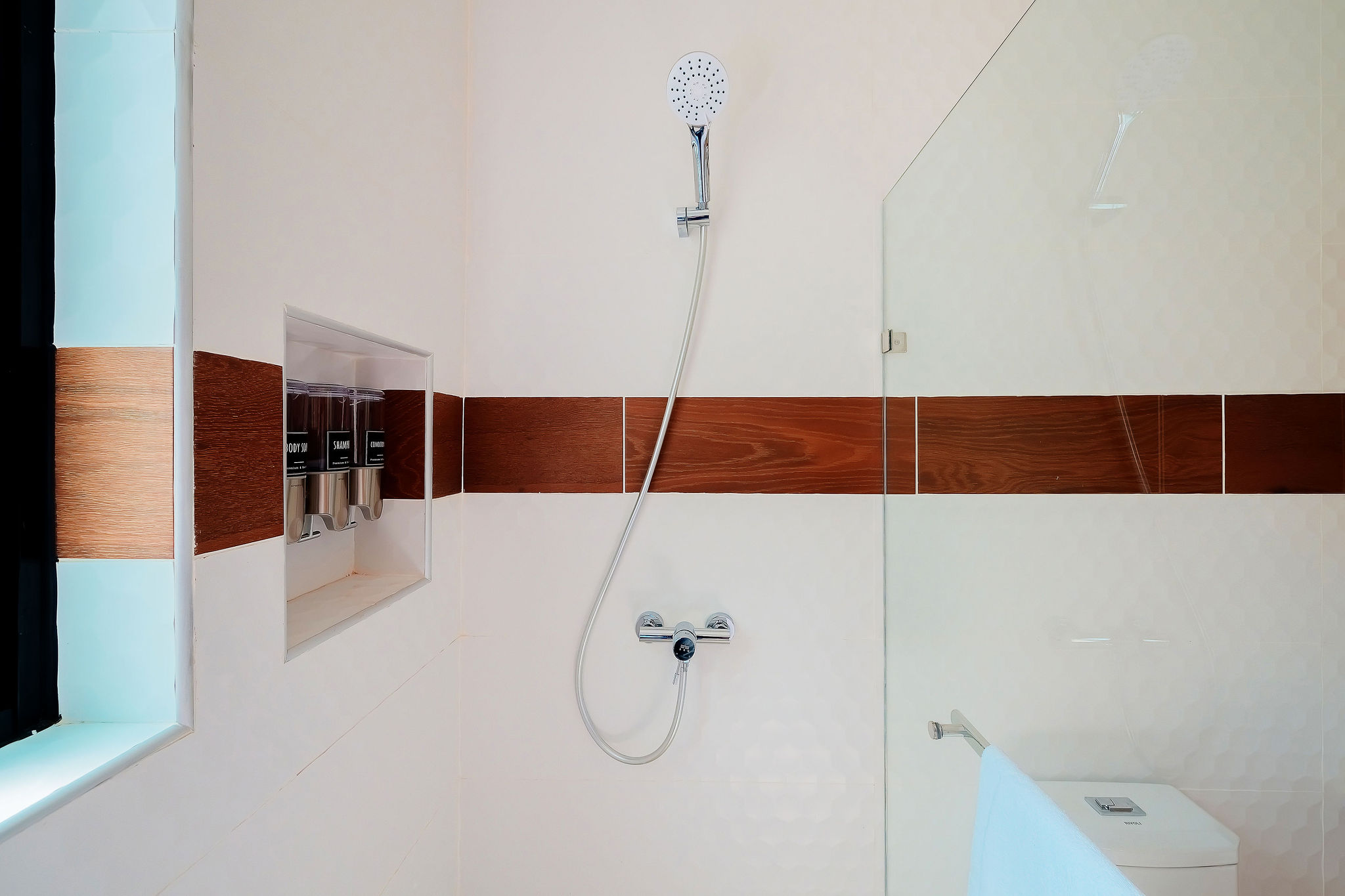 Cabana bedroom ensuite bath
