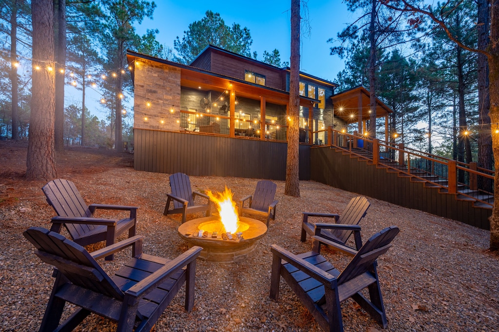 Stories, s'mores, and memories all happen here at Bonfire Bliss! Firewood provided.