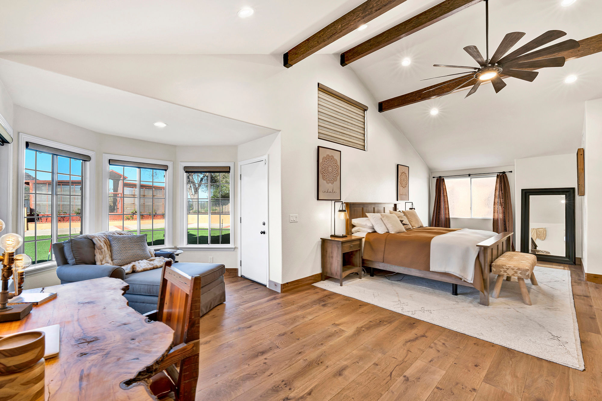 Main Floor Maste Bedrooom reading nook