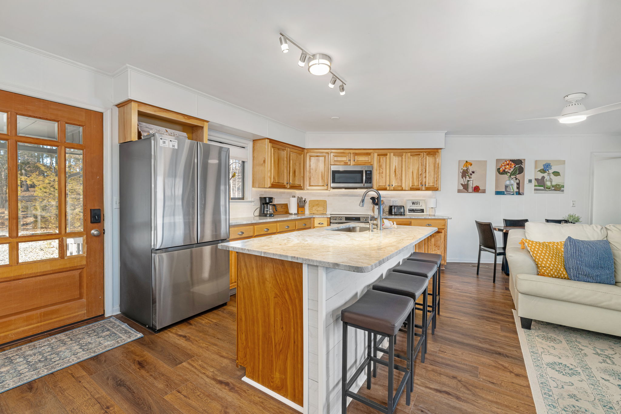 Kitchen: Culinary adventures await in this bright, spacious kitchen with modern appliances!