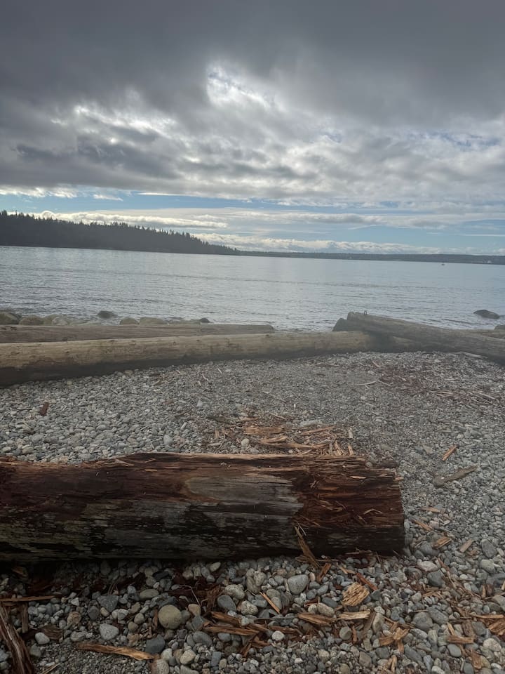 Ambleside Beach nearby 