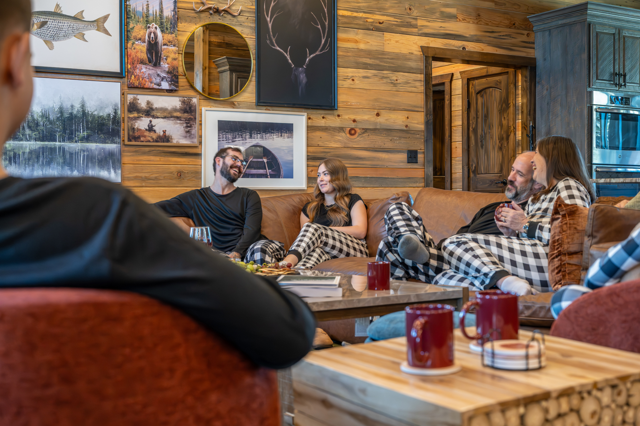 Living Room: Unwind in a rustic retreat with vibrant decor and warm, inviting ambiance!