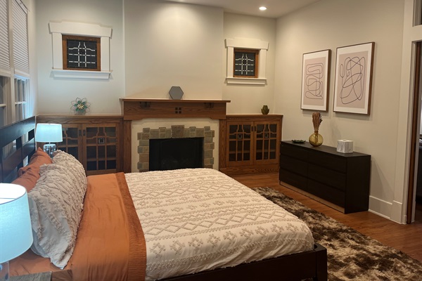 Comfy Kingbed for Goodnight sleep