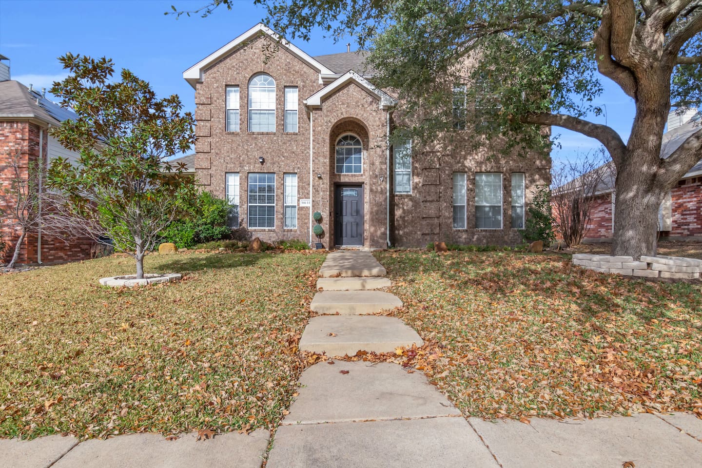 Spacious two-story Frisco home in a peaceful residential neighborhood, offering great curb appeal and a welcoming first impression for family and group stays.