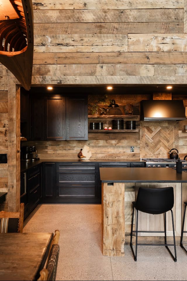 Fully stocked kitchen 