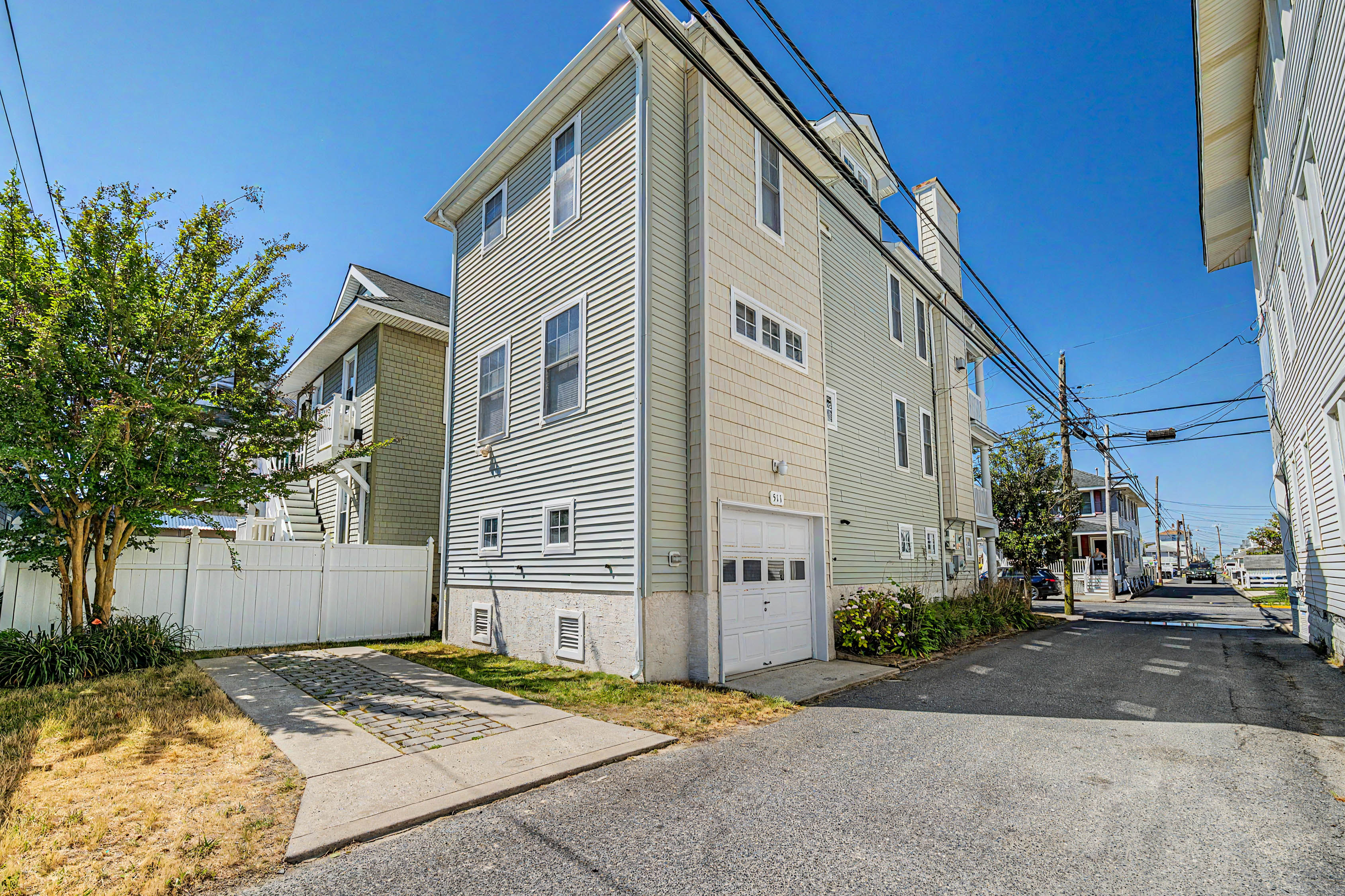 exterior_rear_garage_parking_pad
