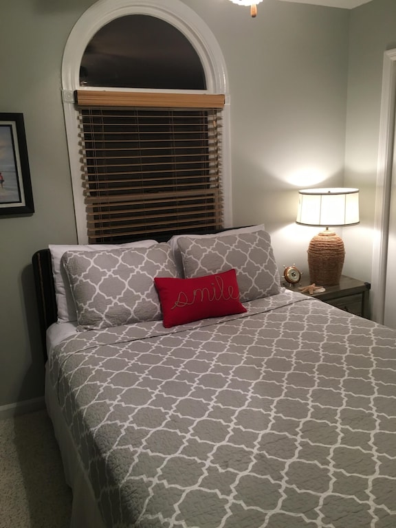 Top Floor-Queen Bed-Oceanview