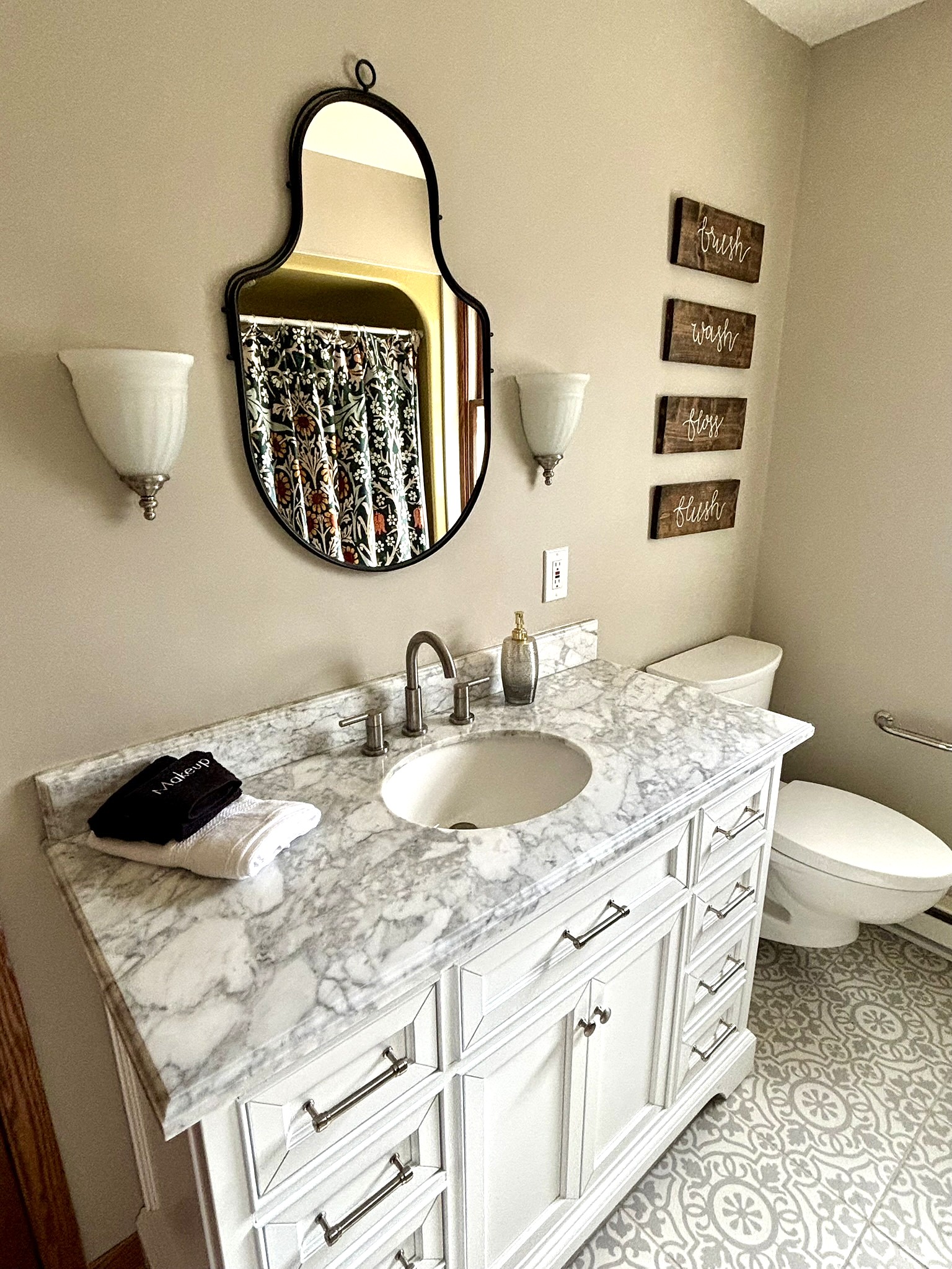 Main Bath: hair dryer, make up towels, soaps, etc.
