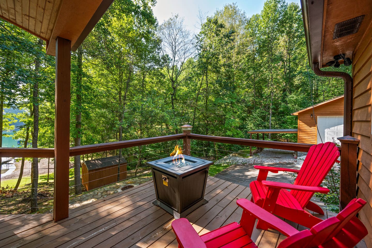 Propane firepit on upper level deck